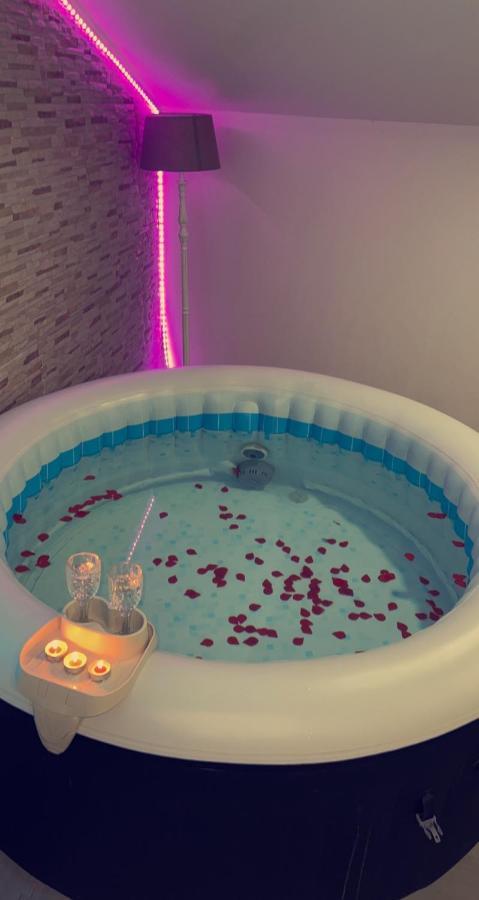 Trèbes Love'Room מראה חיצוני תמונה
