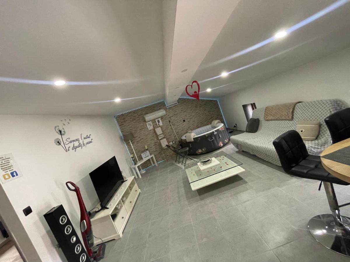 Trèbes Love'Room מראה חיצוני תמונה